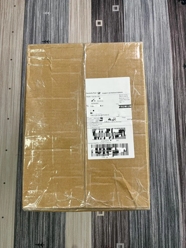 Delivered parcel labelled for the Czech Republic in the buyer gallery